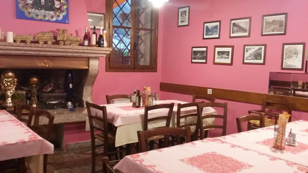 Ristorante Pizzeria Al Mondo Valstagna Eksteriør billede